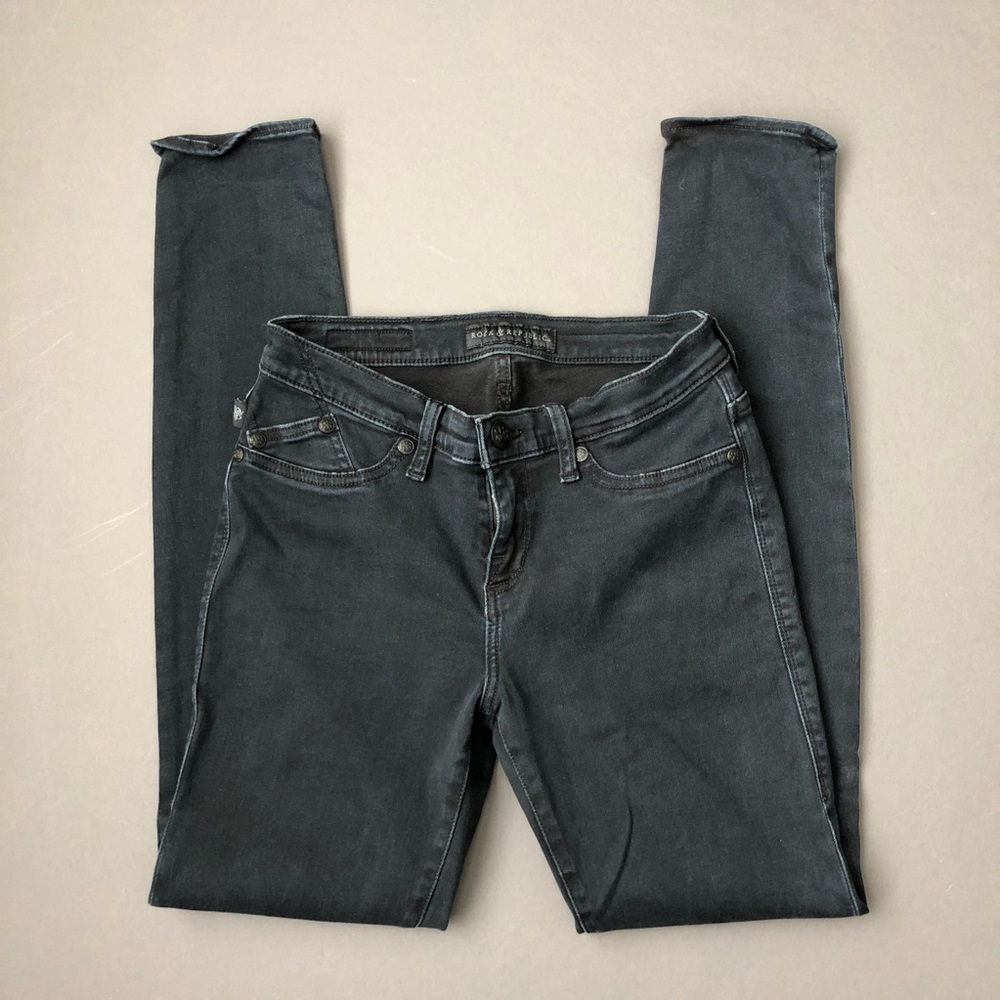 Rock & Republic Skinny Jeans • Size 8
